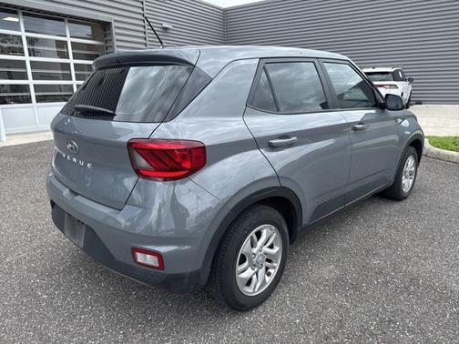 2023 Hyundai VENUE SE
