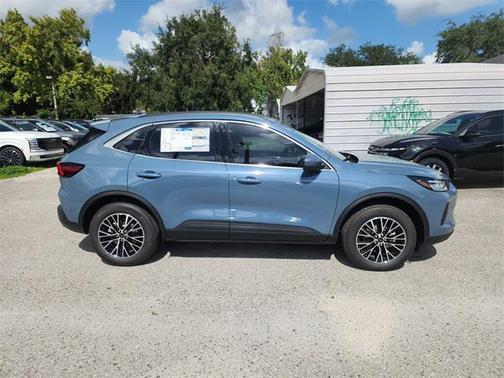 2026 Ford Escape PHEV SE