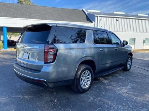 2024 Chevrolet Suburban LT
