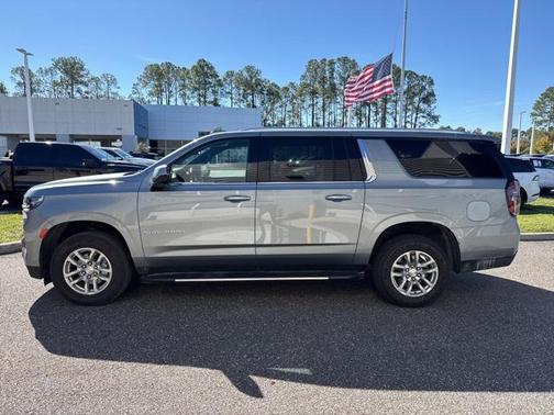 2024 Chevrolet Suburban LT