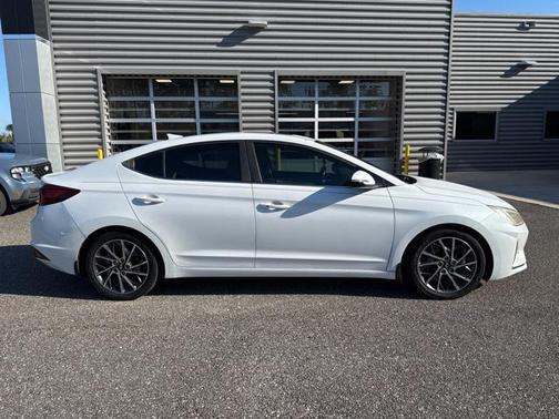 2020 Hyundai ELANTRA Limited