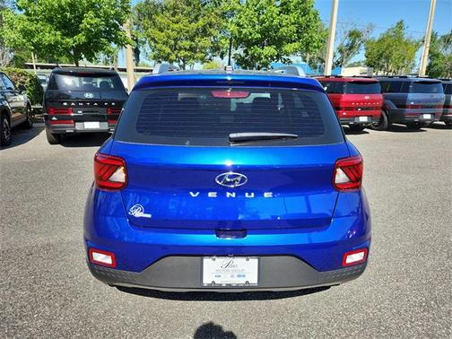 2024 Hyundai VENUE Limited