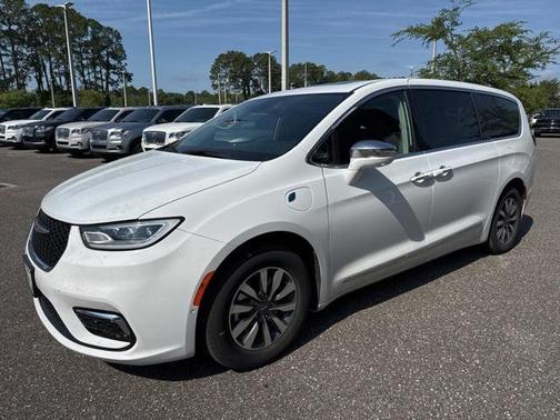 2022 Chrysler Pacifica Hybrid Limited