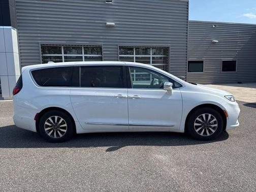 2022 Chrysler Pacifica Hybrid Limited