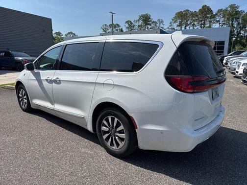 2022 Chrysler Pacifica Hybrid Limited