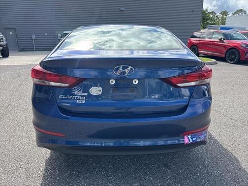 2018 Hyundai ELANTRA SE