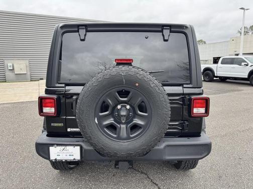 Black Clearcoat 2021 Jeep Wrangler Unlimited Sport