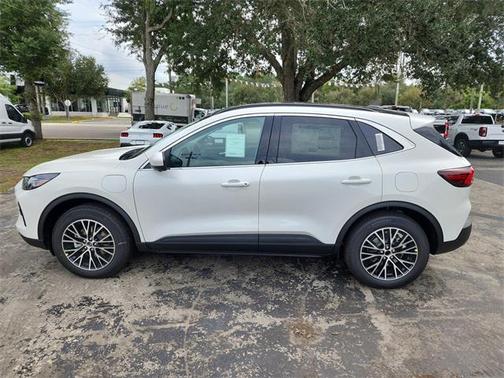 2026 Ford Escape PHEV SE