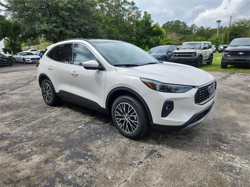 2026 Ford Escape PHEV SE