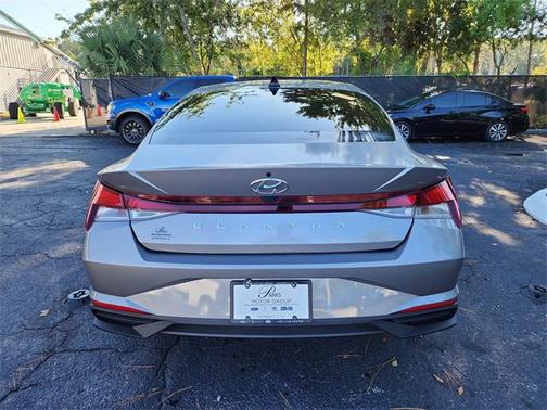 2021 Hyundai ELANTRA SEL