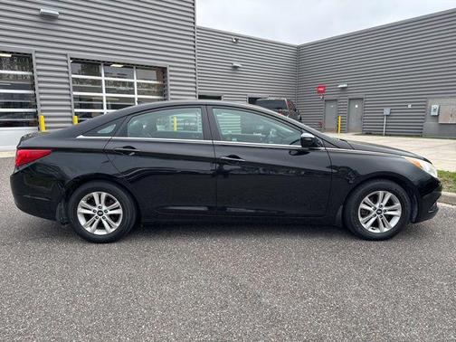 Midnight Black Mica 2013 Hyundai SONATA GLS