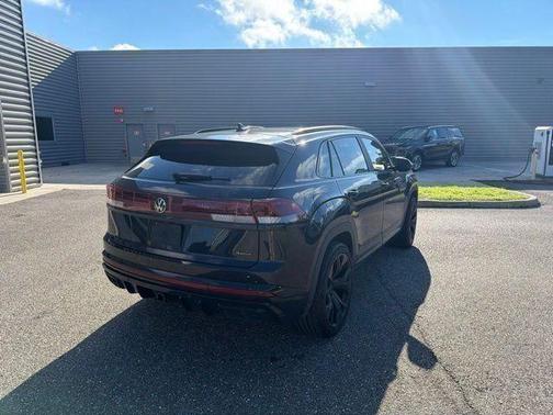 2024 Volkswagen Atlas Cross Sport 2.0T SEL