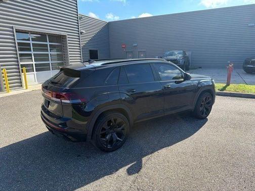 2024 Volkswagen Atlas Cross Sport 2.0T SEL