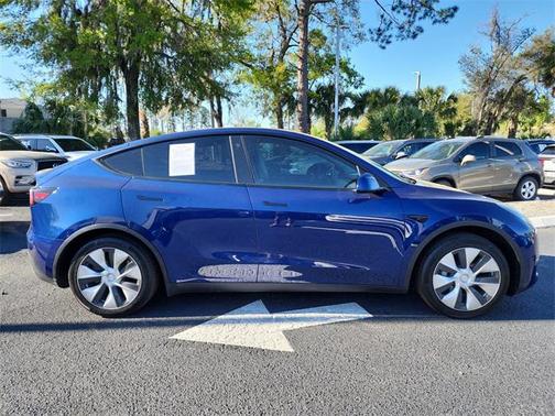 2021 Tesla Model Y Standard Range Rear-Wheel Drive
