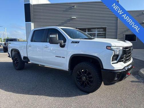 Summit White 2025 Chevrolet Silverado 2500 LT
