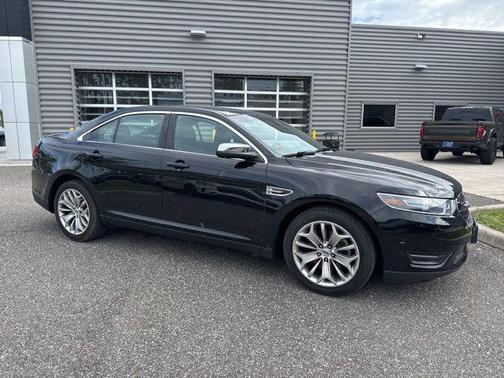 Shadow Black 2017 Ford Taurus Limited