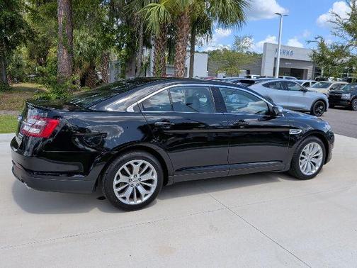 Shadow Black 2017 Ford Taurus Limited
