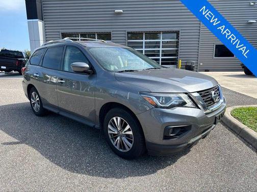 Gun Metallic 2019 Nissan Pathfinder SV