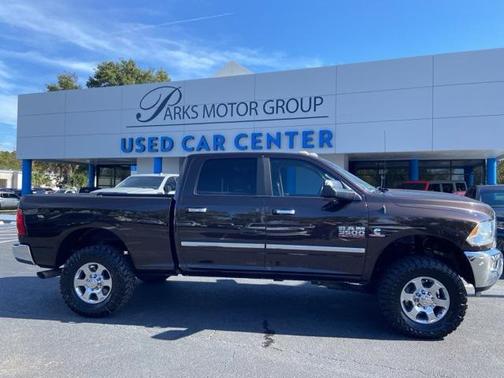 2017 RAM 3500 Big Horn Crew Cab 4x4 6'4' Box