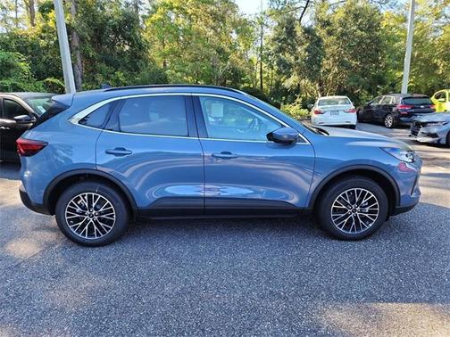 2025 Ford Escape PHEV SE