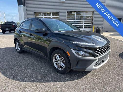 Ultra Black 2022 Hyundai KONA SE