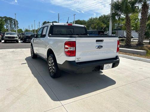 Oxford White 2022 Ford Maverick Lariat