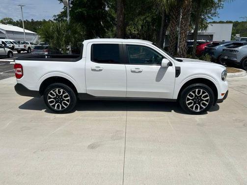 Oxford White 2022 Ford Maverick Lariat