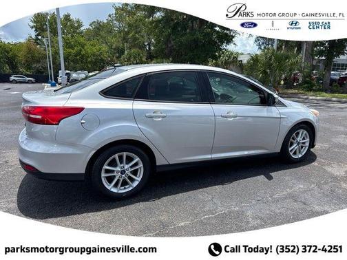 Ruby Red Metallic Tinted Clearcoat 2017 Ford Focus SE