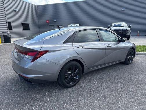 Fluid Metal 2023 Hyundai ELANTRA SEL