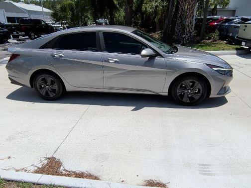 Fluid Metal 2023 Hyundai ELANTRA SEL