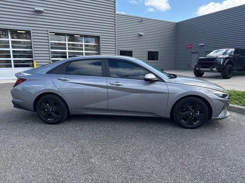 Fluid Metal 2023 Hyundai ELANTRA SEL