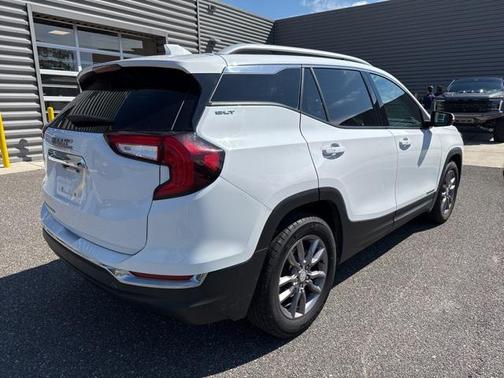2023 GMC Terrain SLT