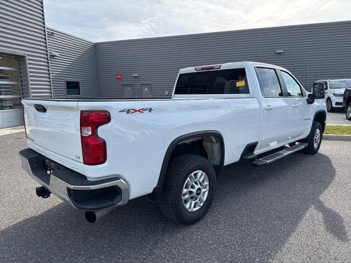 Summit White 2025 Chevrolet Silverado 2500 LT