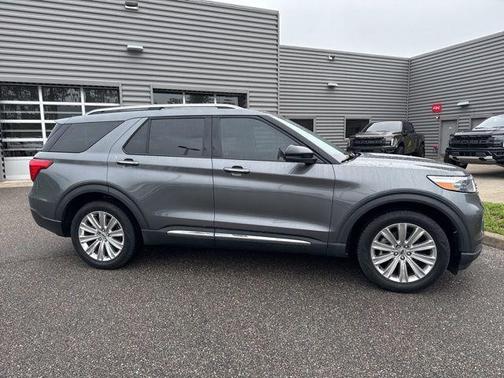 Carbonized Gray Metallic 2023 Ford Explorer Limited
