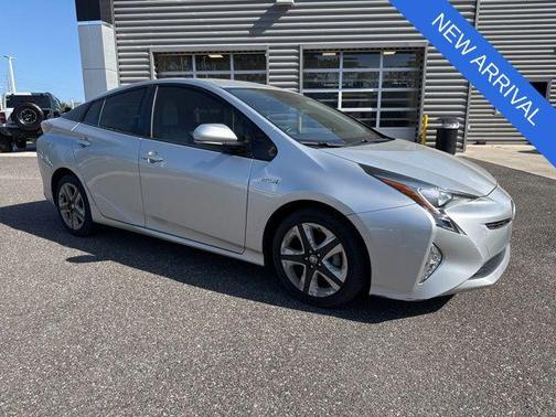 Classic Silver Metallic 2016 Toyota Prius Four