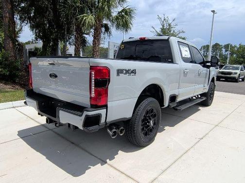 Avalanche 2026 Ford F-350 Lariat