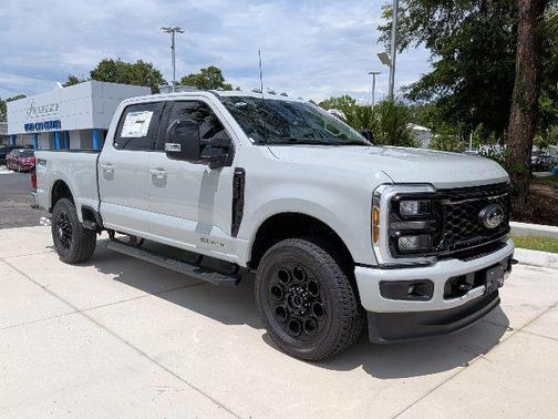 Avalanche 2026 Ford F-350 Lariat