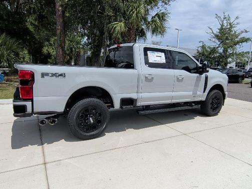 Avalanche 2026 Ford F-350 Lariat