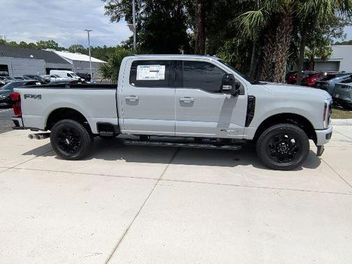 Avalanche 2026 Ford F-350 Lariat
