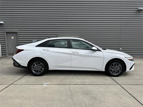 2024 Hyundai ELANTRA HEV Blue