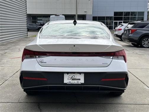 2024 Hyundai ELANTRA HEV Blue