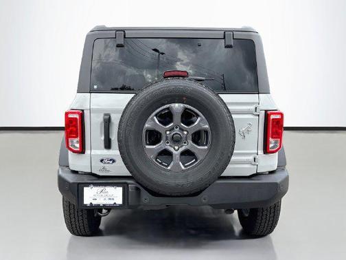 Avalanche Gray 2026 Ford Bronco Big Bend