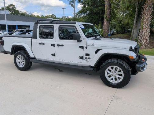 Bright White Clearcoat 2023 Jeep Gladiator Sport S