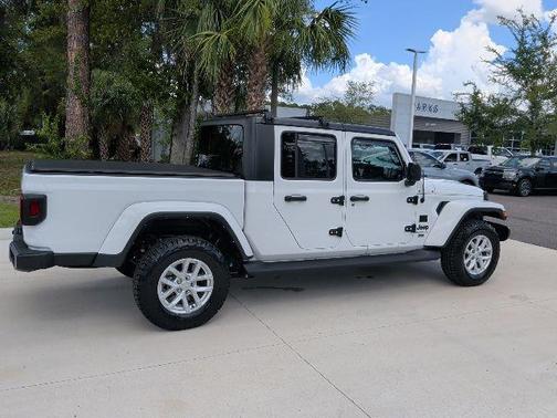Bright White Clearcoat 2023 Jeep Gladiator Sport S