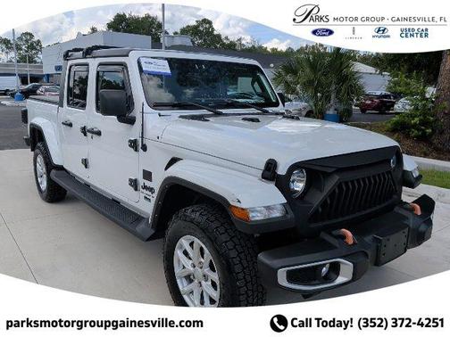 Bright White Clearcoat 2023 Jeep Gladiator Sport S