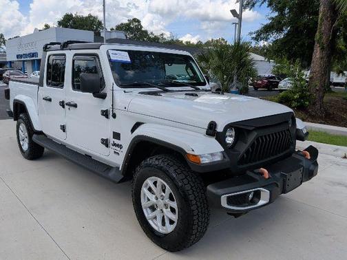 Bright White Clearcoat 2023 Jeep Gladiator Sport S