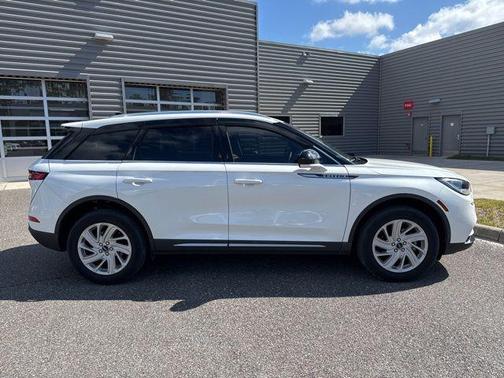 Pristine White Metallic Tri-Coat 2022 Lincoln Corsair Standard