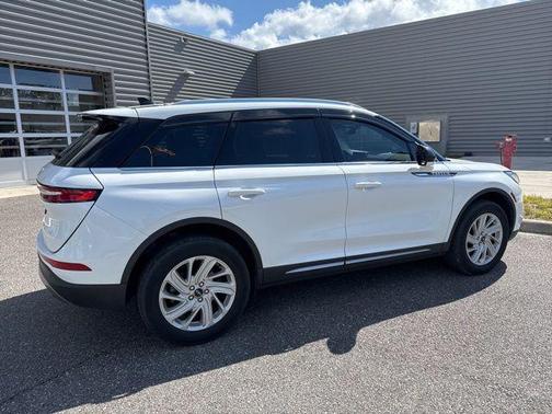 Pristine White Metallic Tri-Coat 2022 Lincoln Corsair Standard