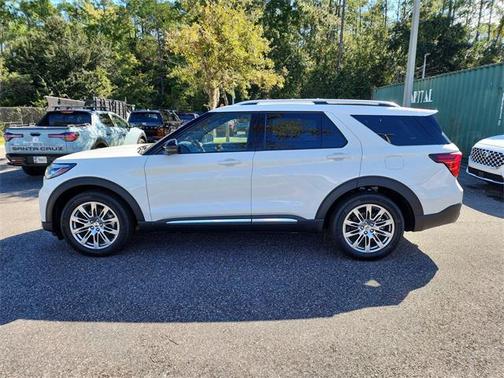 2025 Ford Explorer Platinum