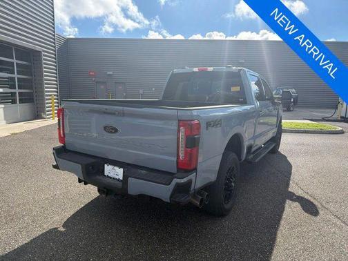 Glacier Gray Metallic Tri-Coat 2024 Ford F-250 Lariat